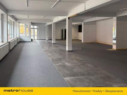 Lokal z własnym parkingiem - centrum