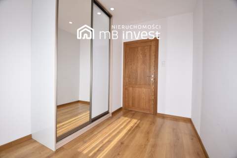 Apartament Nadmorski Dwór miejsce w hali garażowej