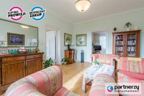Wyjątkowy apartament w przedwojennej willi pod las