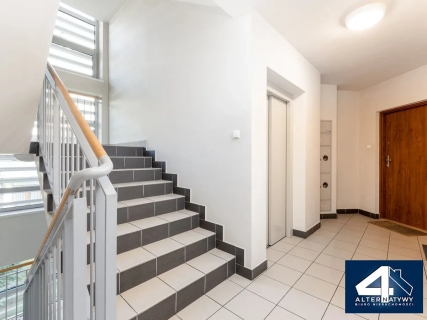 Urocza kawalerka 30,3 m2 w zaciszu, winda