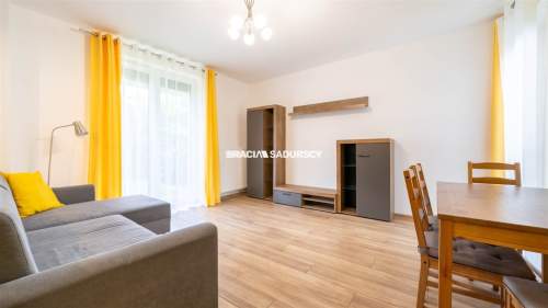 Komfortowe 2 pokoje z ogródkiem,garaż. Olsza.