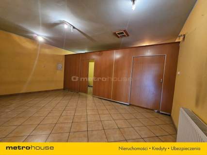 Obiekt usługowy z powierzchnią mieszkalną 430 m2.
