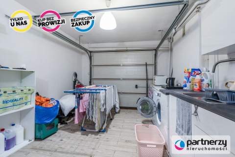 DOM Z 6 NIEZALEŻNYMI APARTAMENTAMI W ŁEBIE