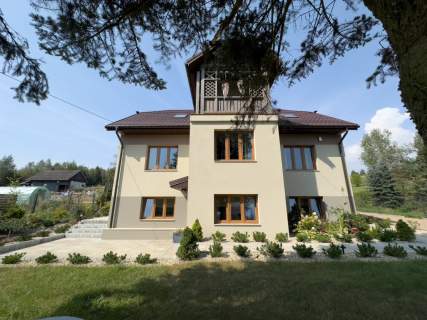 DOM 3 PIĘTRA - 230 M2 - DZIAŁKA 12 ARÓW - ZARZYCE