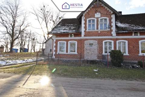 Poniemiecki dom z dużą stodołą - super cena