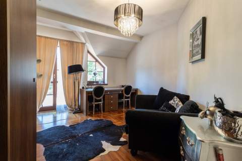 DOM 3 POZIOMY - 450 M2 - DZIAŁKA 1800 M2