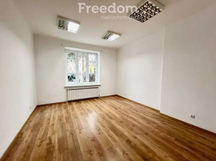 Atrakcyjny przestronny lokal w Centrum parking