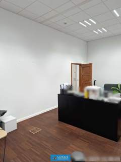 Biuro 77 m2, 2 pokoje, parking, klimatyzacja