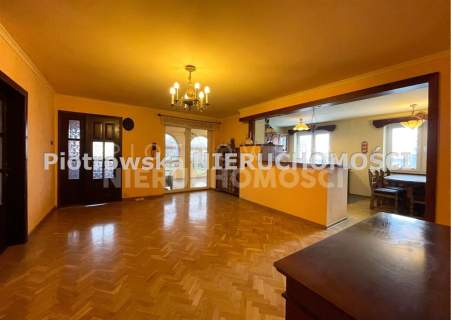 Nieruchomość komercyjna na sprzedaż, 227 m2, Sieradz