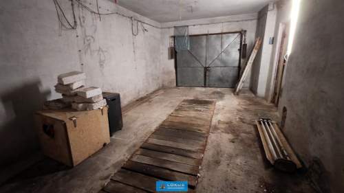 Dom 243 m2 z garażem i budynkami gospodarczymi