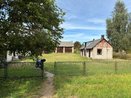 Siedlisko / dom budynki gospodarcze w Sobieszyn, 1h dojazd