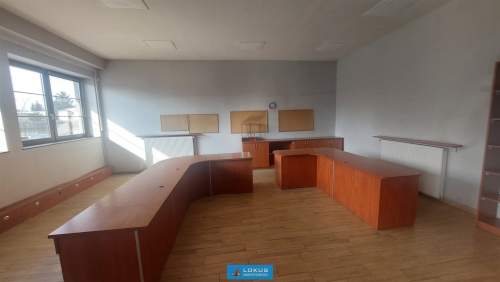 Magazyn 1120 m2 ogrzewany z rampą i biurem 190 m2
