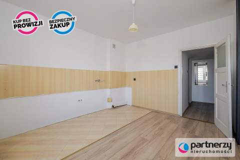 GDYNIA ŚWIĘTOJAŃSKA 42m , DO WŁASNEJ ARANŻACJI