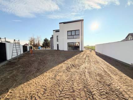Nowoczesny dom w Ładach koło Raszyna, 171m2 4 pokoje, garaż