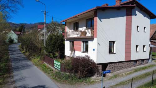 Dom dwupokoleniowy z widokiem na góry