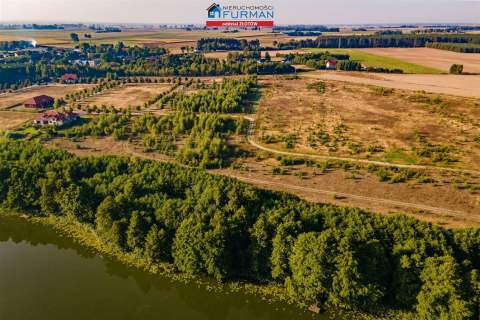 DZIAŁKA NAD JEZIOREM NA SPRZEDAŻ W ZALESIU