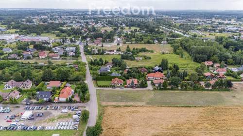 Kwadratowa budowlana nad rzeką