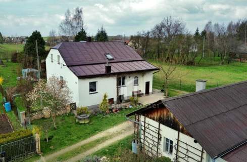 REZERWACJA RODZINNY DOM OTOCZONY ZIELENIĄ, LIPINKI, POWIAT 