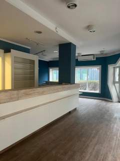 Lokal narożny 155 m2 witryny
