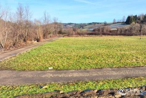 Atrakcyjna działka budowlana nad rzeką Zahoczewie