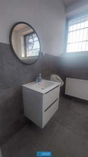 Magazyn 1120 m2 ogrzewany z rampą i biurem 190 m2