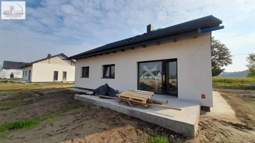 Dom wolnostojacy 102,5 m2 na działce 1473 m2