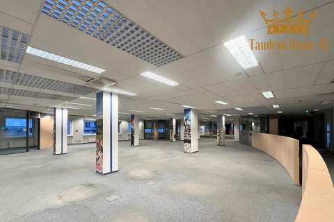 Do wynajęcia pow. 1200m2 na ostatnim piętrze w galerii - Dolny...