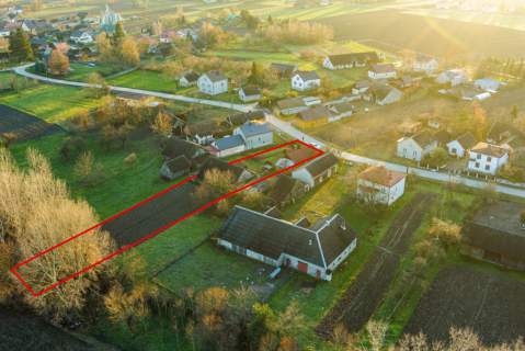 Dom i bydunek gospodarczy- Marcinkowice gm. Radłów