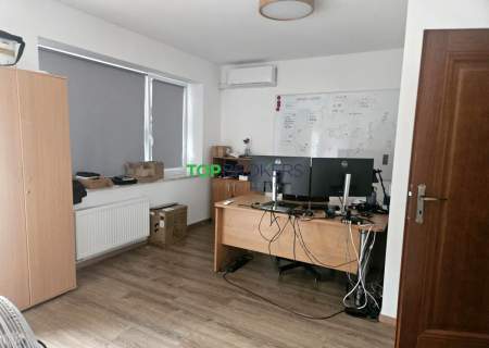 Przestronne i komfortowe biuro z meblami, parking
