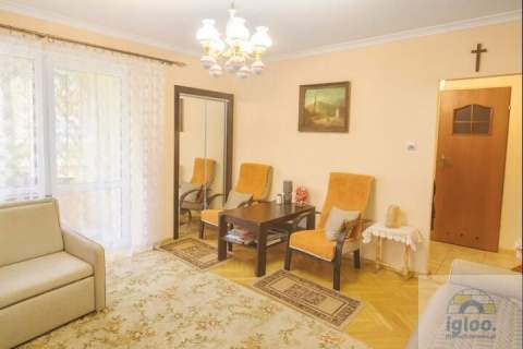 Duża kawalerka do zamieszkania -parter- balkon- os.Czarnów