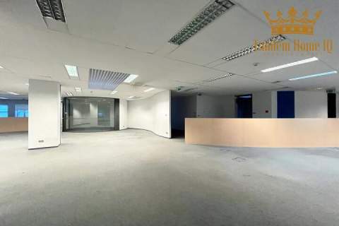 Do wynajęcia pow. 1200m2 na ostatnim piętrze w galerii - Dolny...