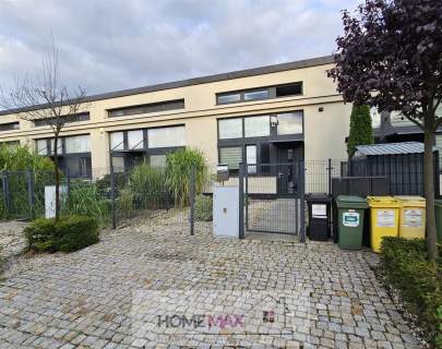 Nowoczesny, 2- poziomowy loft z ogródkiem 