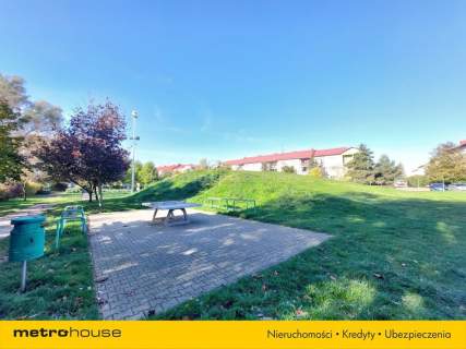 DOM Z LOKALEM HANDLOWYM, FOTOWOLTAIKA, STRZESZYN