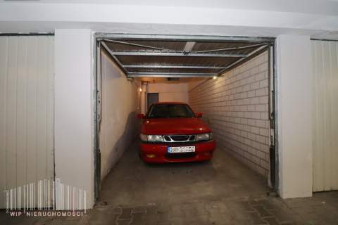 Komfortowy apartament z garażem i dużym tarasem, 2002 rok