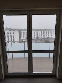 4-pokojowe mieszkanie z 2 miejscami postojowymi i kom. lok.