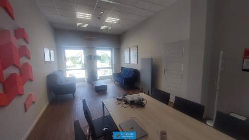 Lokal biurowo-usługowy 38 m2,parking, klimatyzacja