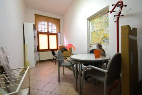 PIĘKNY LOKAL UŻYTKOWY W CENTRUM 103M2
