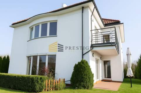 Elegant House Prestigious Neighborhood