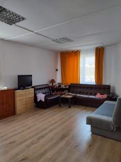 Mały domek, z projektem rozbudowy