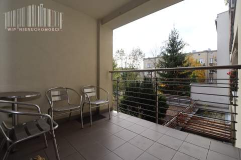 Komfortowy apartament z garażem i dużym tarasem, 2002 rok