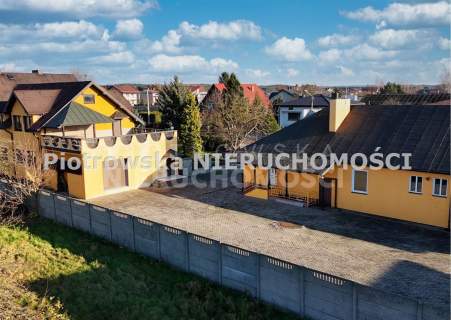 Nieruchomość komercyjna na sprzedaż, 227 m2, Sieradz