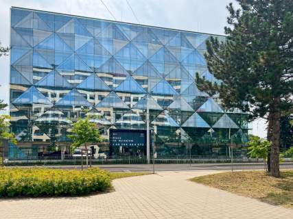 Kompleksowy dostęp do biurowej w Regus Diamentum