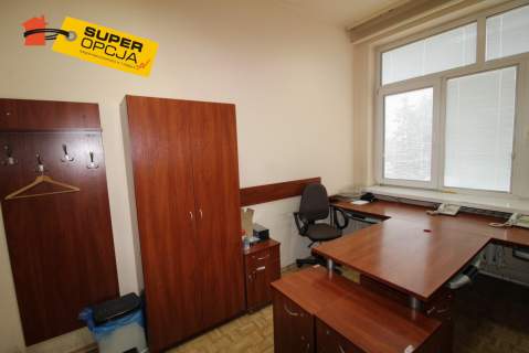 Hala, magazyn na parterze Nowa Huta