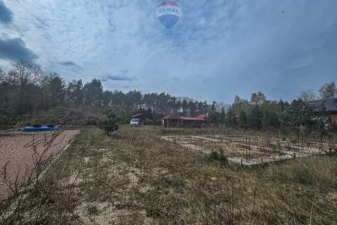 Leonów Działka z budową i mediami 1300 m