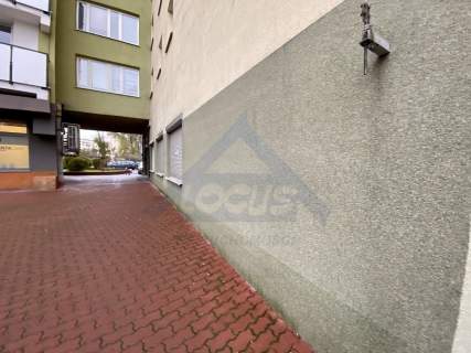 Do wynajęcia lokal 70m2 z witrynami