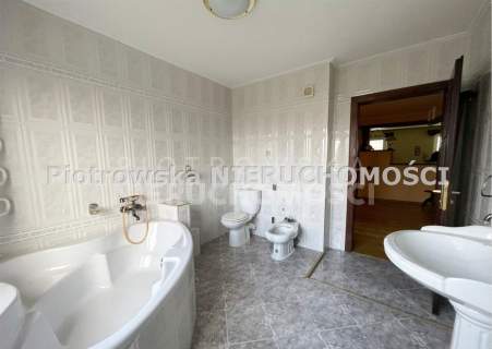 Nieruchomość komercyjna na sprzedaż, 227 m2, Sieradz