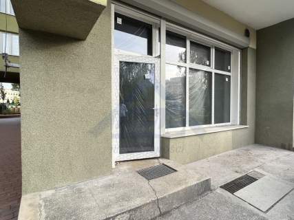 Do wynajęcia lokal 70m2 z witrynami