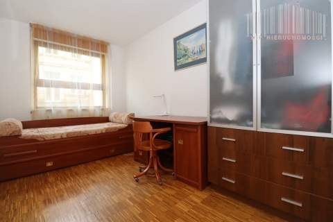 Komfortowy apartament z garażem i dużym tarasem, 2002 rok