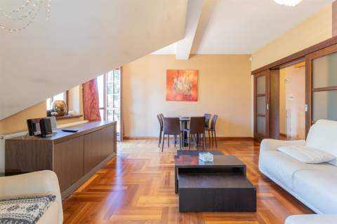 DOM 3 POZIOMY - 450 M2 - DZIAŁKA 1800 M2