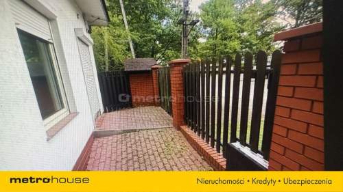 Pawilon handlowo usługowy w Aninie obok szpital